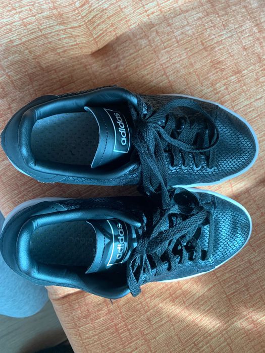 Дамски обувки adidas