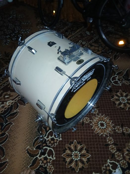 Tobă mare pentru urători revelion