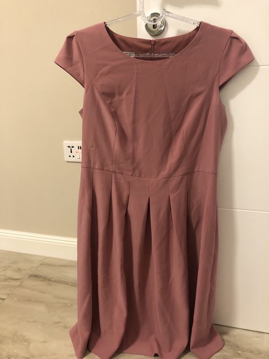 Рокли уникати ,рокля Dika