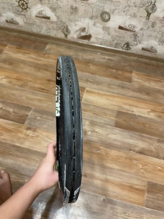 теннисная ракетка