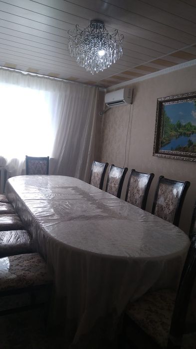 Стол орындығымен сатылады