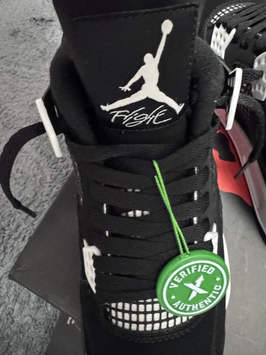 Jordan 4 white thunder