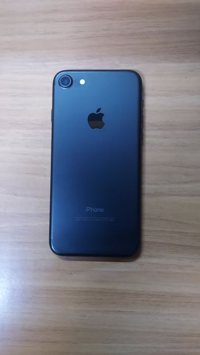 Продам айфон 7 б/у