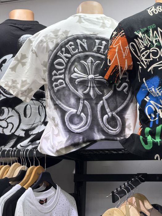 Tricouri Chrome Hearts, calitate superioara!