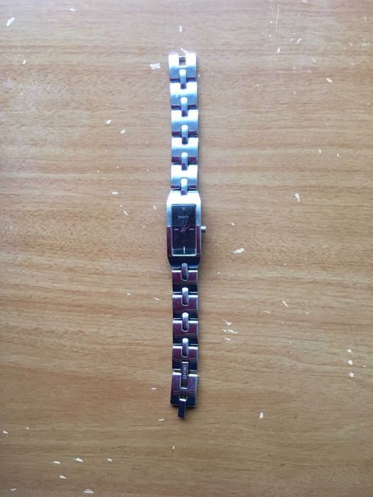 Часовник на DKNY