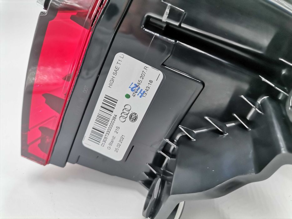 Нов 4N0945207R Audi S8 A8 4N D5 OLED Десен Стоп