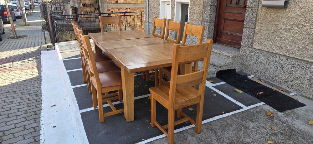 Масивна дъбовa  маса  за хранене с 8 столa