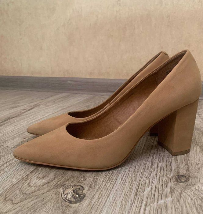 Продаются классические женские туфли, США.