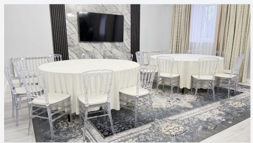 Прокат столов и стульев с посудой