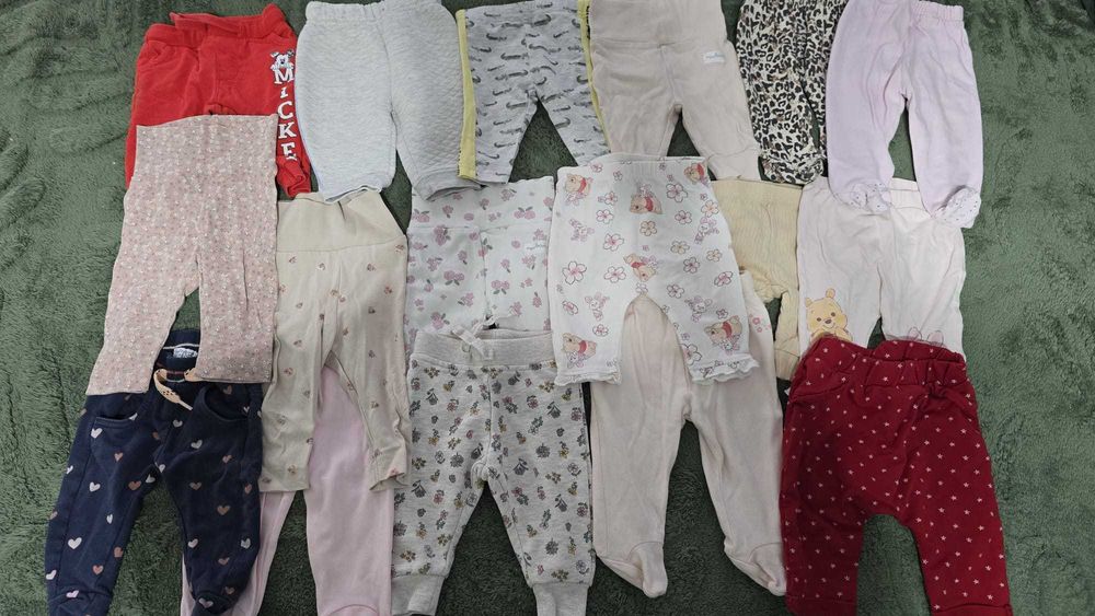 Vand lot de haine bebelus fetita marimea - 50-56-62 stare foarte buna