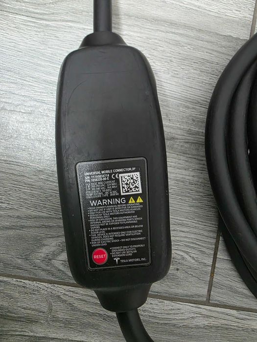Cablu de incarcare Tesla