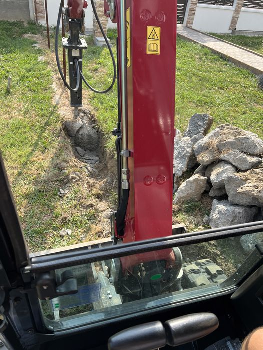Miniexcavator de închiriat si basculabila cu macara