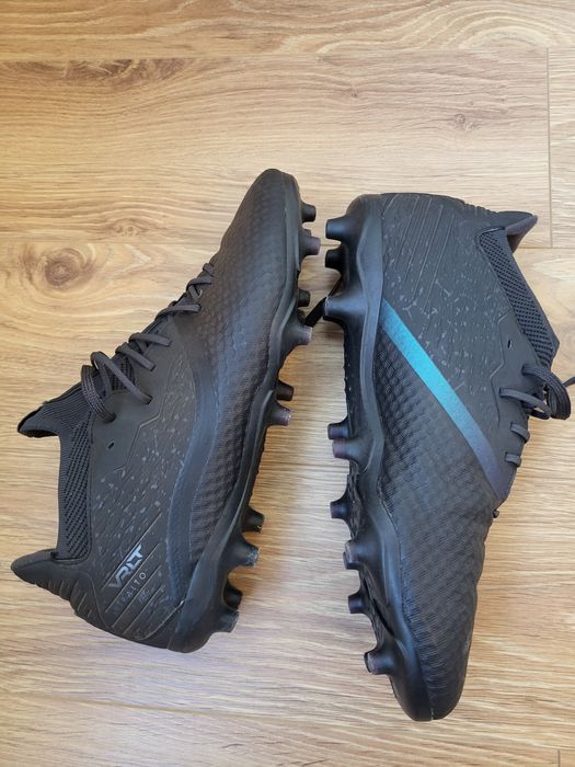 Футболни обувки - бутонки 46