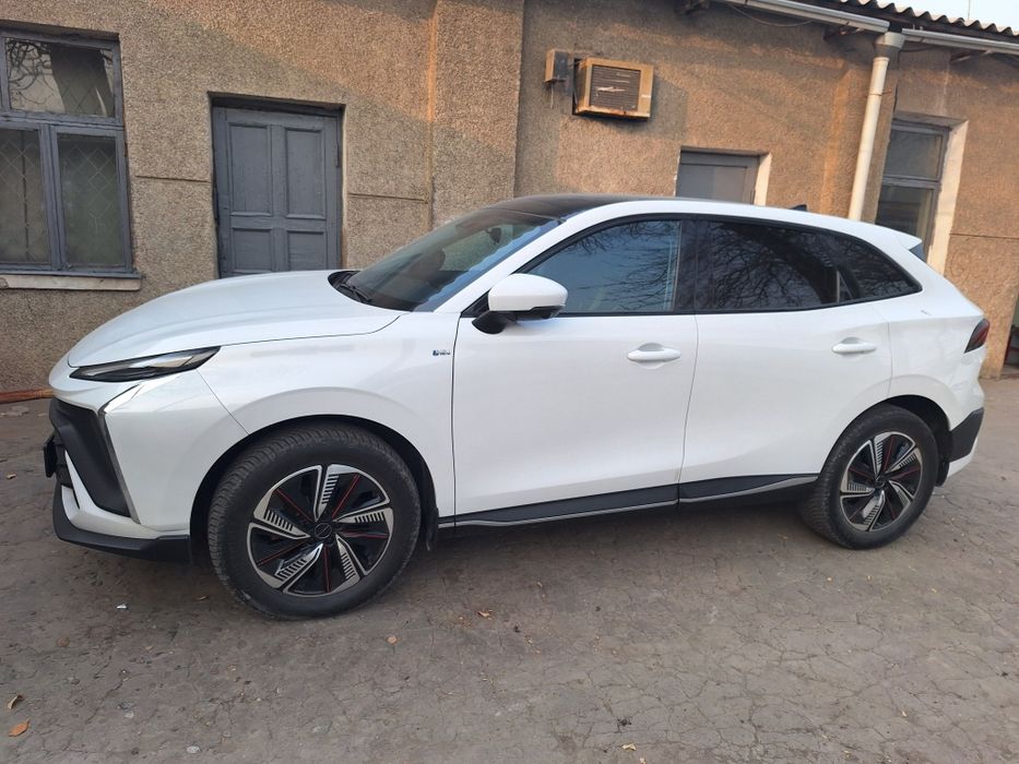 Dongfeng Forthing T5 eva Hybrid