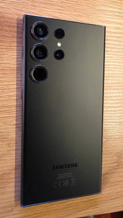 Samsung Galaxy S23 Ultra 512/12GB, неразличим от нов+зарядно,3 кейса.