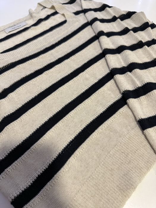 Лонгслив с вырезом