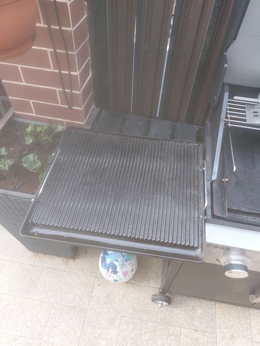 Gratar de curte pe gaz