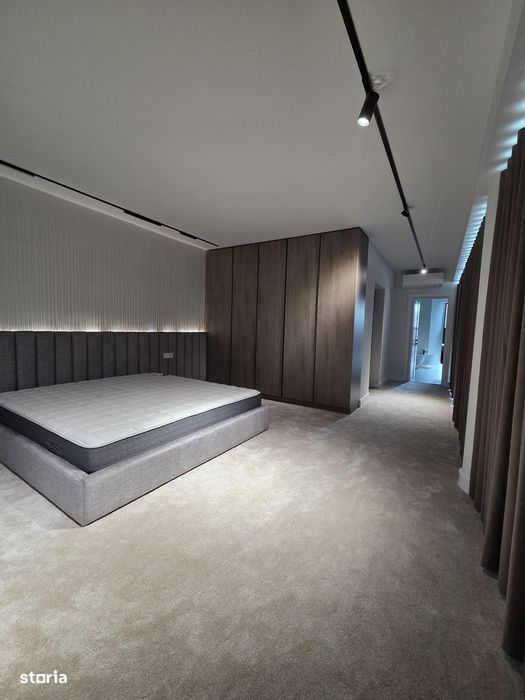 Vilă cu arhitectură futuristă și design avangardist la Cheie