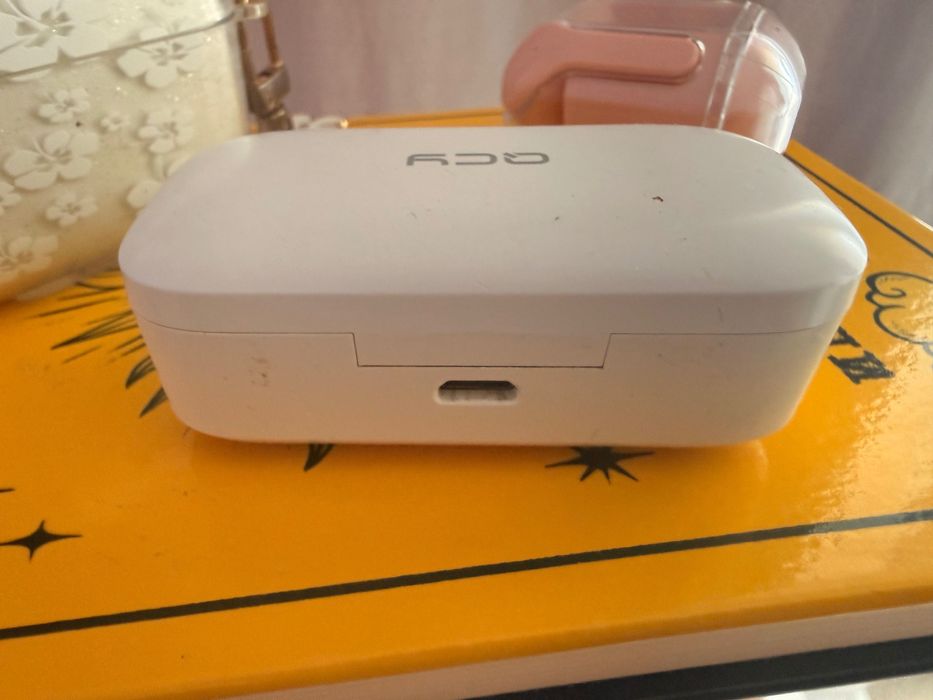 Слушалки три броя