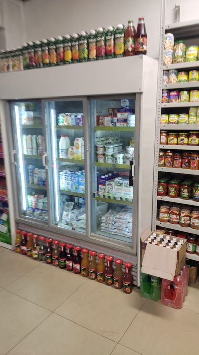 Витринный холодильник