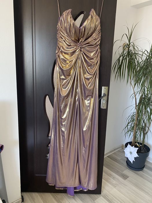 Rochie aurie superba