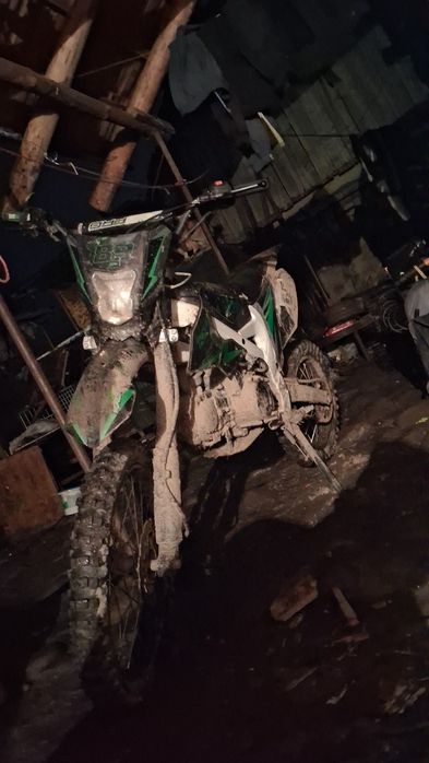 Vând cross 125 perfect funcțional Nu are nicio problemă