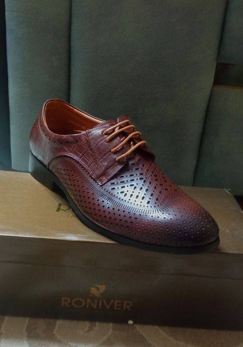 Мужские кожаные туфли фирмы Roniver большой ассортимент