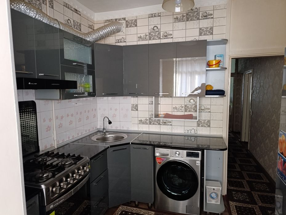 Gaz plita va oshxona mebeli