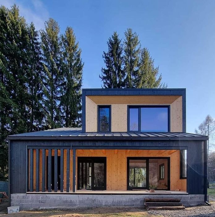 Vând case modulare pe structură metalică