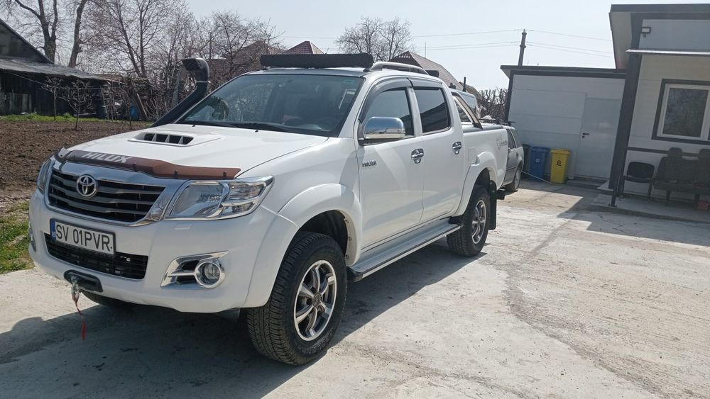 Toyota Hilux 3.0 automat 2015, recent înmatriculat, accept variante +- dif