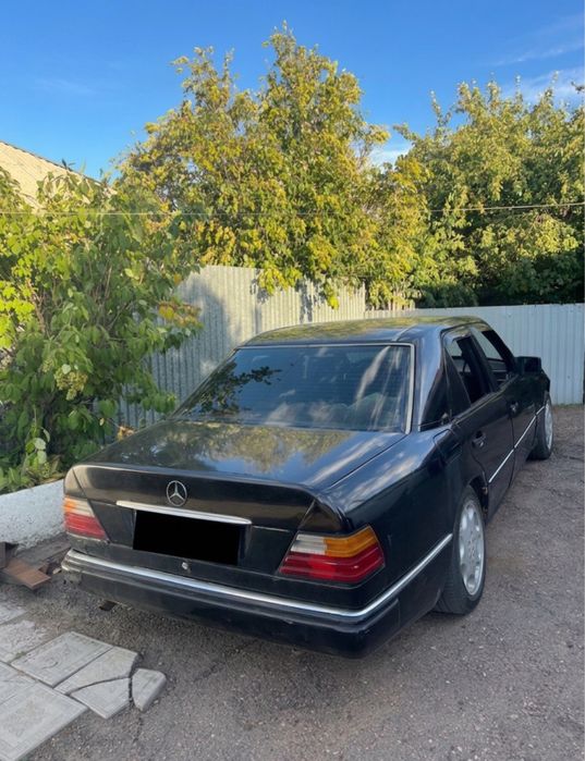 Mercedes Benz W124