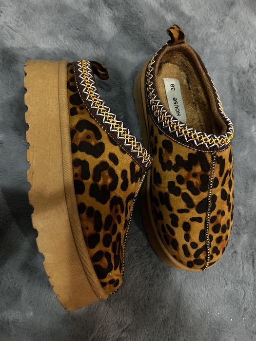 ugg house scurte animal print