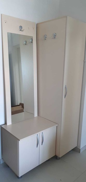 Mobilier hol complet – dulap, pantofar și oglindă cu cuiere – crem