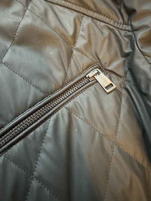Мъжко яке имитиращо кожа Guess