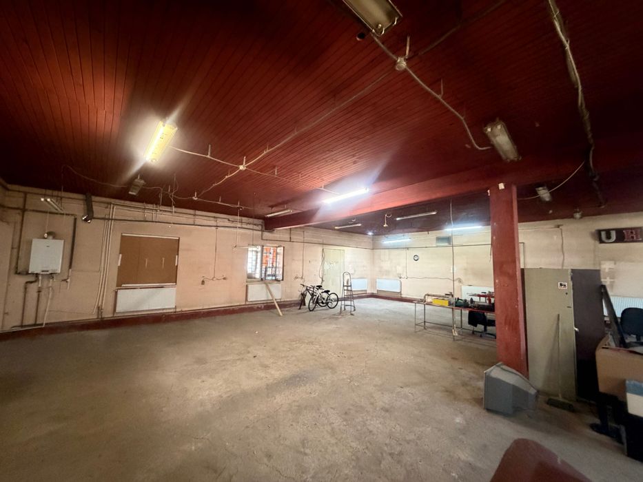 Inchiriez spatiu comercial,hala multifunctionala cu acces stradal 400mp,Bd ul Iuliu Maniu 117A,vizavi de Gyros Militari. 0762 630 620/0771 799 188