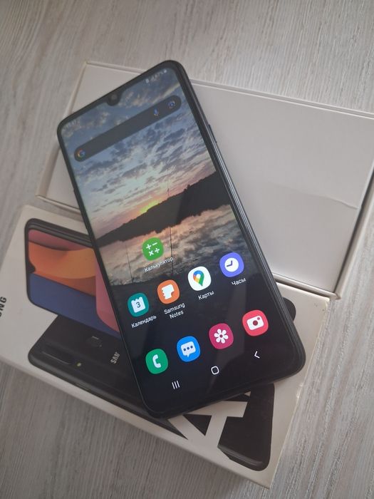 Samsung Galaxy a20s SROCHNA!