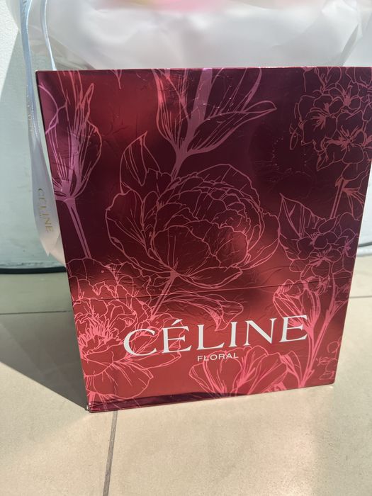 Букет ранункулюсы лилии