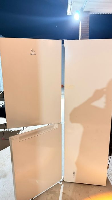 Холодильник INDESIT
