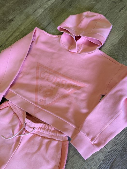 Спортен екип Guess