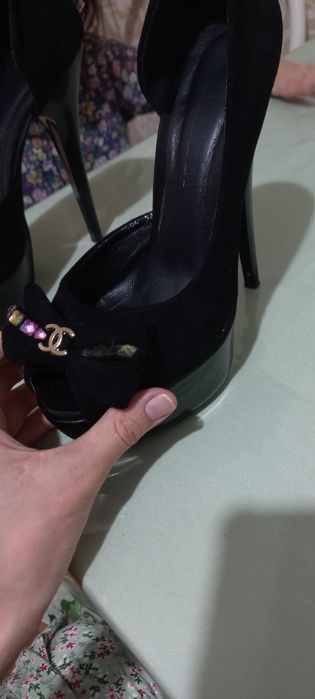 Вечерный черный туфли