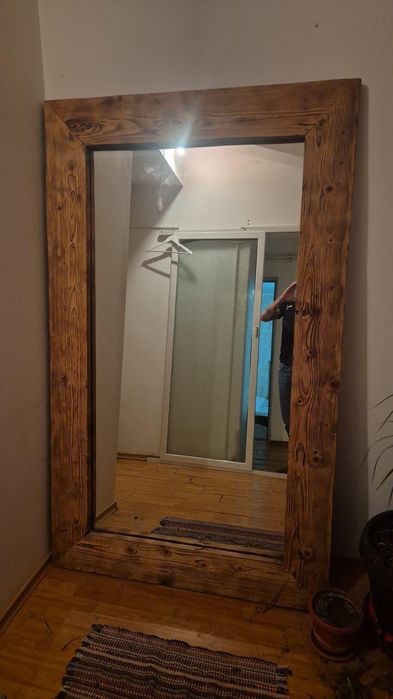 Lemn masiv 2 m pe 120 70 kg. Oglinda