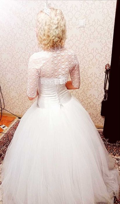 Платья свадебные новые на продажу 600000 за платье