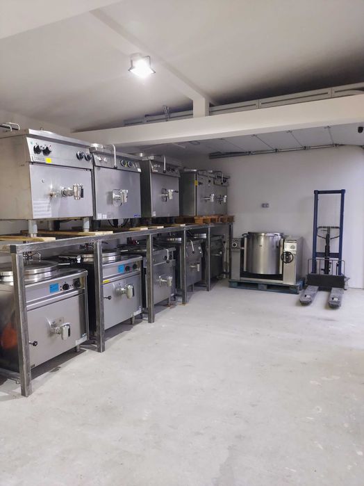 Marmită / fierbător pe curent sau pe gaz. Tigaie basculantă. Horeca