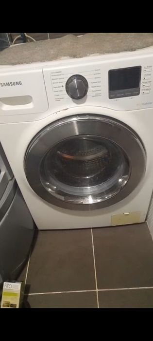 Продам стиралку на запчасти