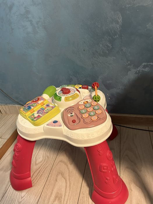 Masa interactiva roz