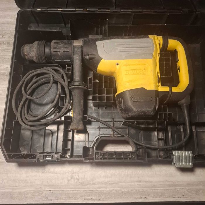 Перфоратор DeWALT