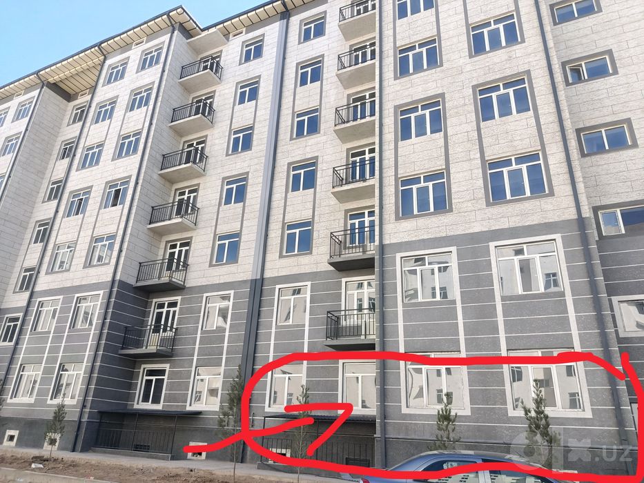 Зарафшан 3х квартира 1 этаж