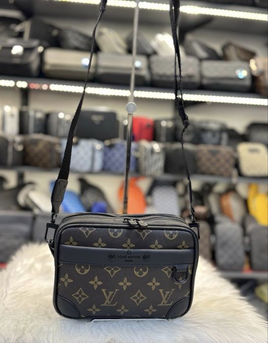 Louis Vuitton чанти / тип несесер