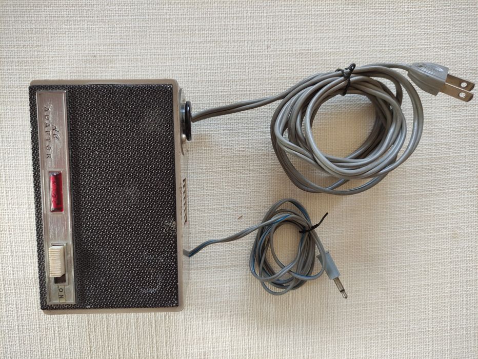 Японски винтидж адаптер за напрежение