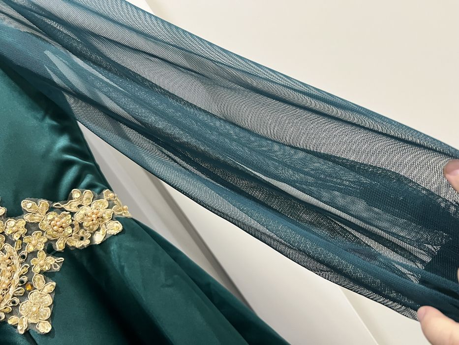 Платье хозяйка мероприятия 15000